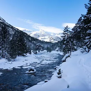 Chaleur Moderne Des Pyrenees Argelès-Gazost